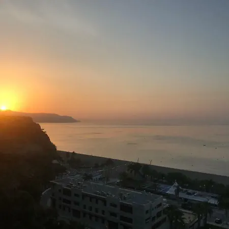 El Capistrano Playa 301 Нерха