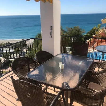 아파트 El Capistrano Playa 301 네르하